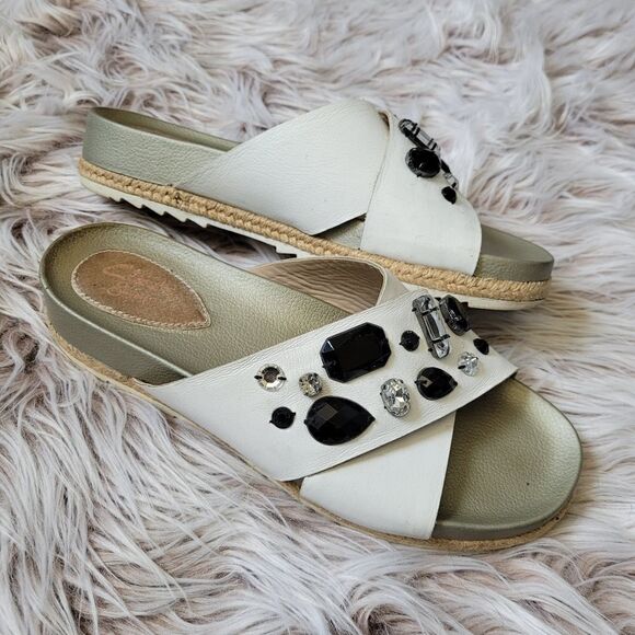 Clarks    - Picture 2 of 5